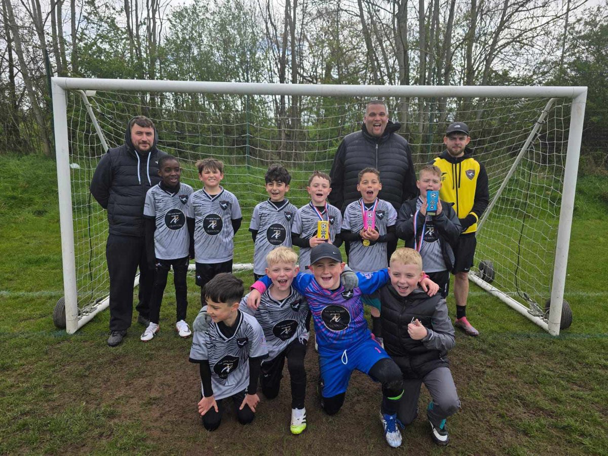 Teamgrassroots_'s tweet image. 🗣️Show us your team 
#Shoutout to Starz Academy West U9s, we are a new team this season and are doing really well despite most of the team being brand new to playing football. ⚽️👏💪🥅

#TeamGrassroots #GRF #GrassrootsFootball