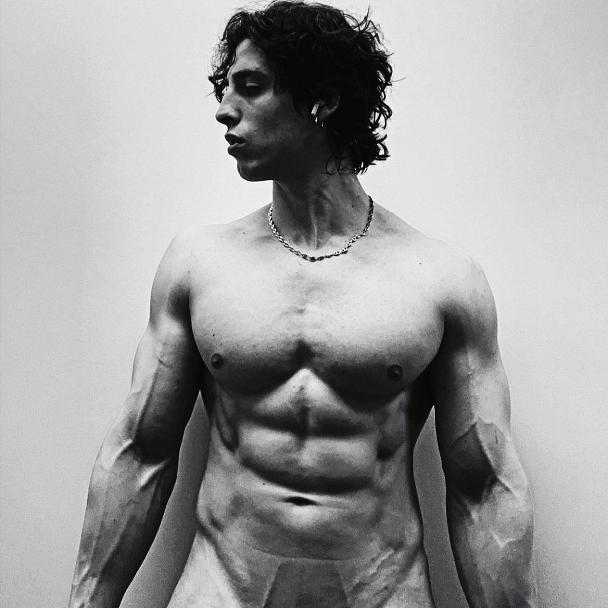 𝐀𝐒𝐇𝐑𝐈𝐌 𝐇𝐀𝐒𝐒𝐀𝐓 tweet media