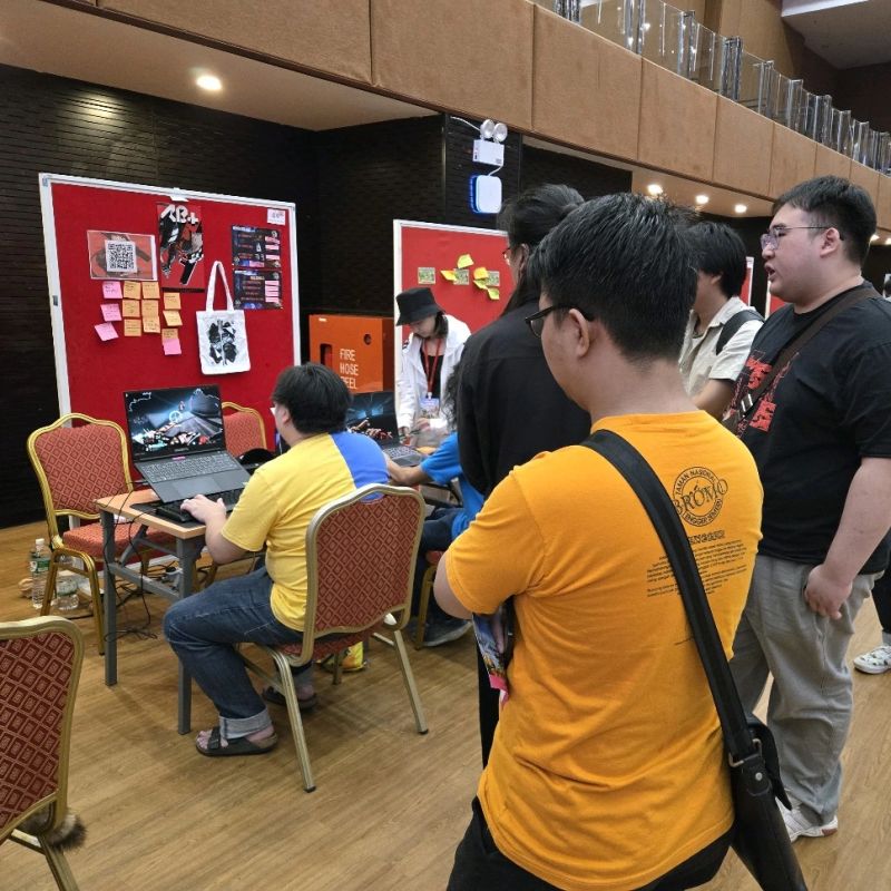 ALTERED_BLOOD's tweet photo. First time demoing ALTERED BLOOD+ and it was a blast 💥

We went to #IndieJam in Malaysia last week and ended up RUNNER-UP in the pitch competition. Thank you for the amazing response, Gravekeepers! Stay tuned, we’re working on more 😉

#ab_plus #indiedev #gamedev https://t.co/W2KAz9JL0A