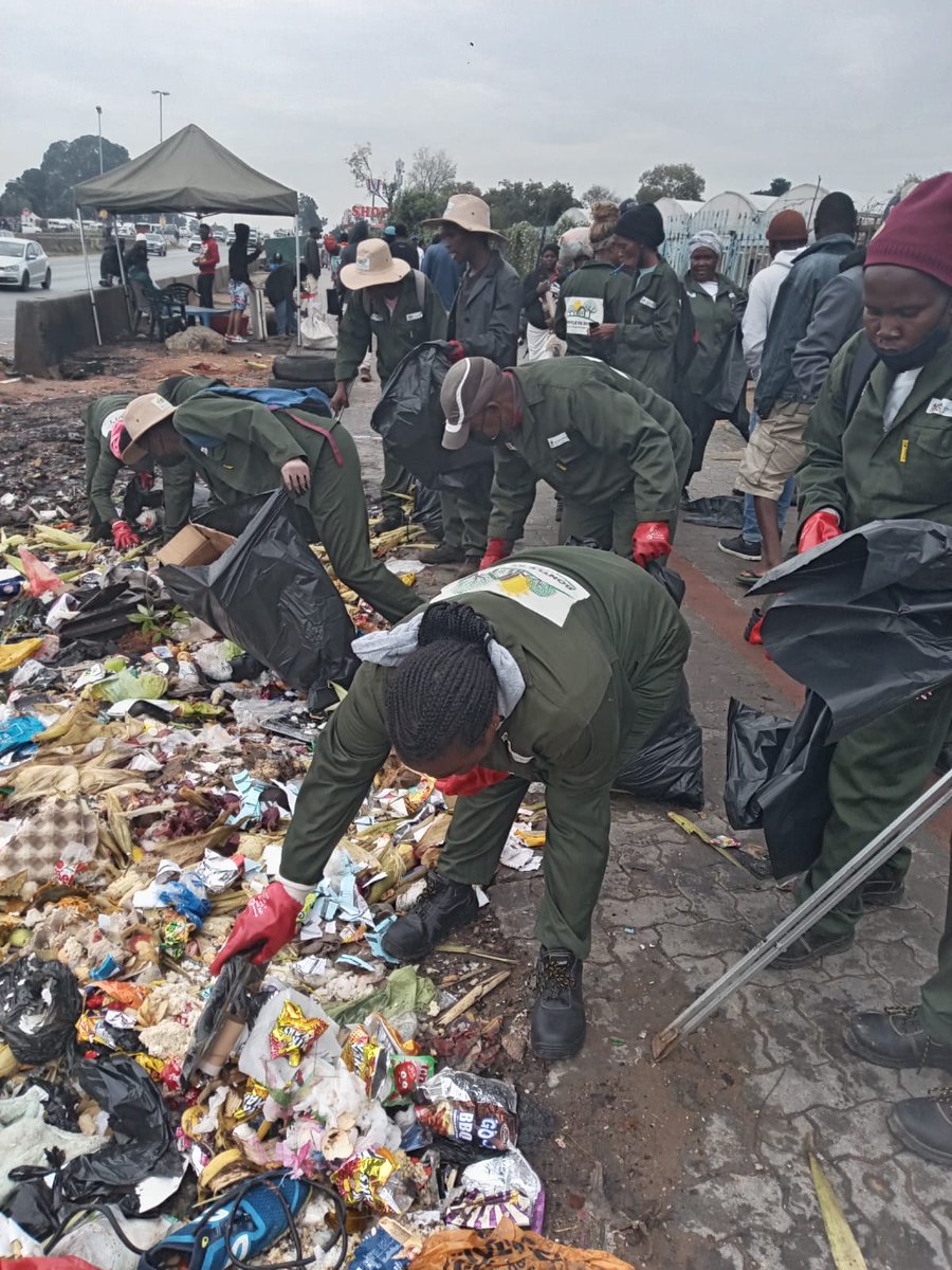 SoulbentProject's tweet photo. Cleanup in Honeydew Johannesburg, Soulbent Project NPO south africa https://t.co/gGu17m7M6f