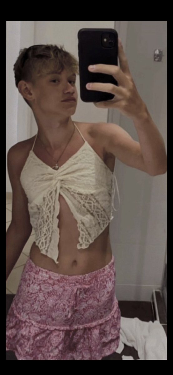 𝓽𝓱𝓮𝓸 tweet media