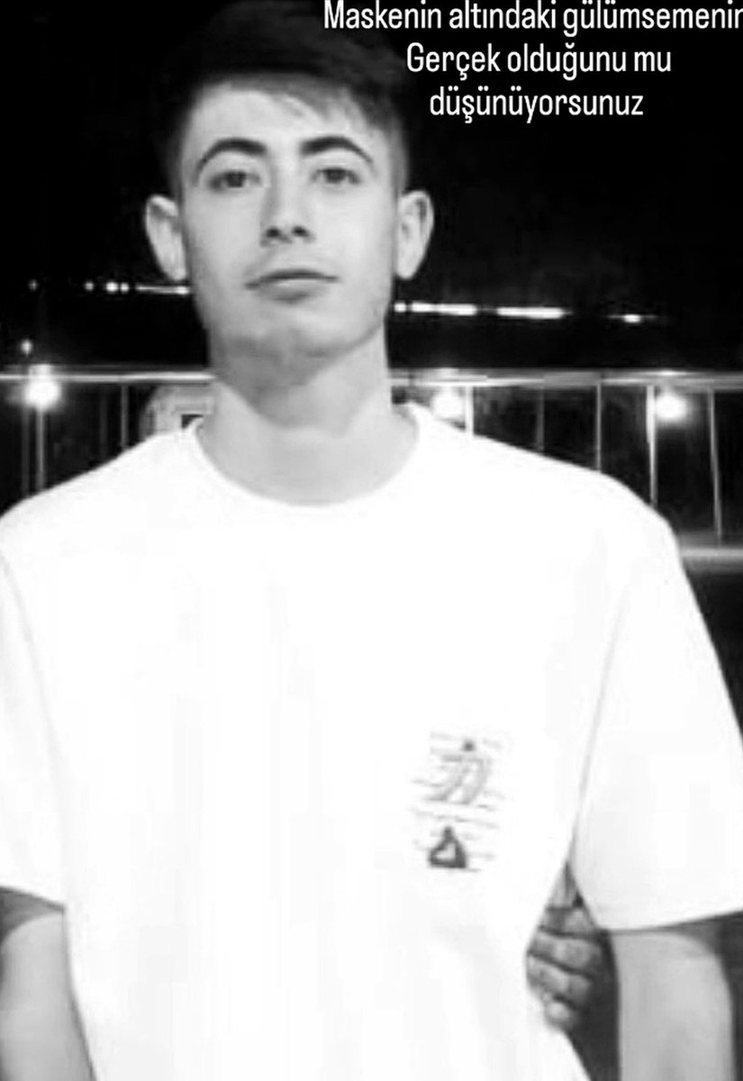 siyahsancakx's tweet image. ⚪️ Şanlıurfa Siverek’te liseye saldırı düzenleyen eski öğrencinin, sosyal medyada okulu hedef aldığı iddia edildi; 

“Hazır olun, bu okula birkaç gün sonra saldırı olacak. Hazır olun kunduzlar.”