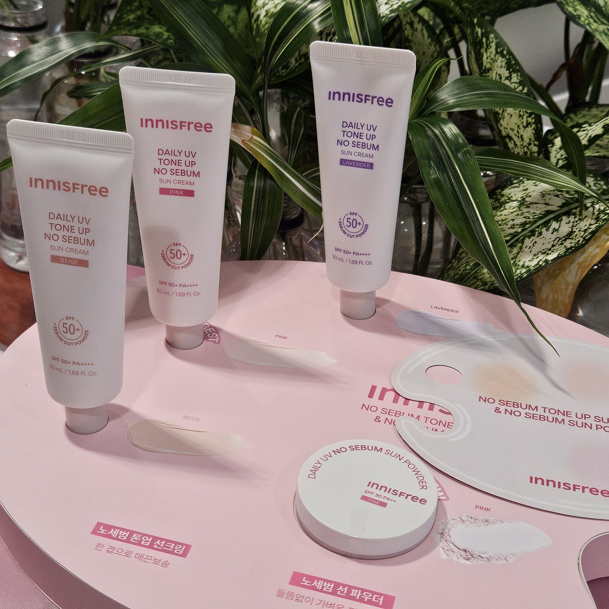 innisfree_kr's tweet image. 노세범 선파우더 오특 = 8,500원💗

들뜸 없이 가볍게 핑크 블러링 
유분 / 톤업 / 자차까지
한 번의 터치로 끝🗯

👉oliveyoung.co.kr/store/goods/ge…

🎁 #RT = 3명
노세범 톤업선 3종 + 노세범 선파우더 시딩키트 증정!

인용 / 멘션 달아주면
당첨 확률 UP~~🚀
