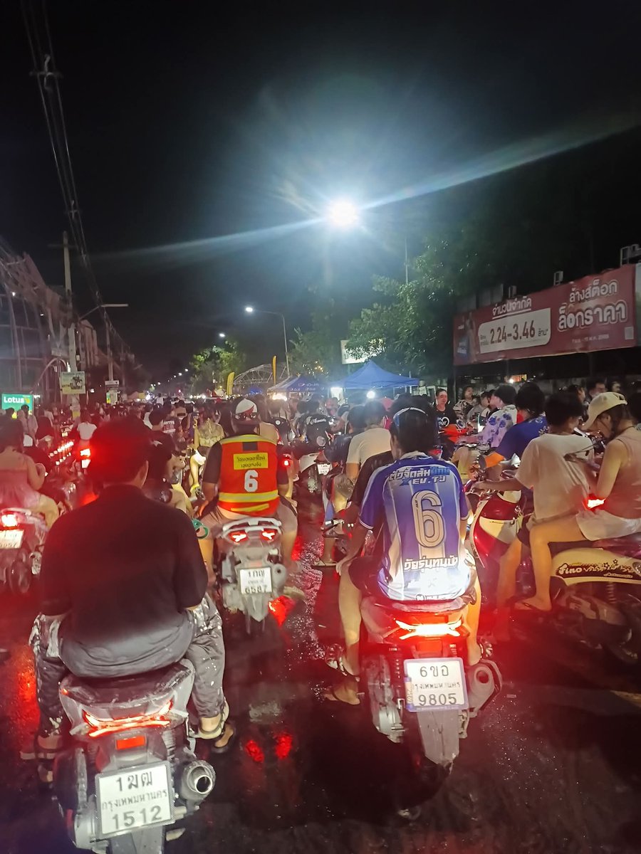 หมอนวดชาย tweet media