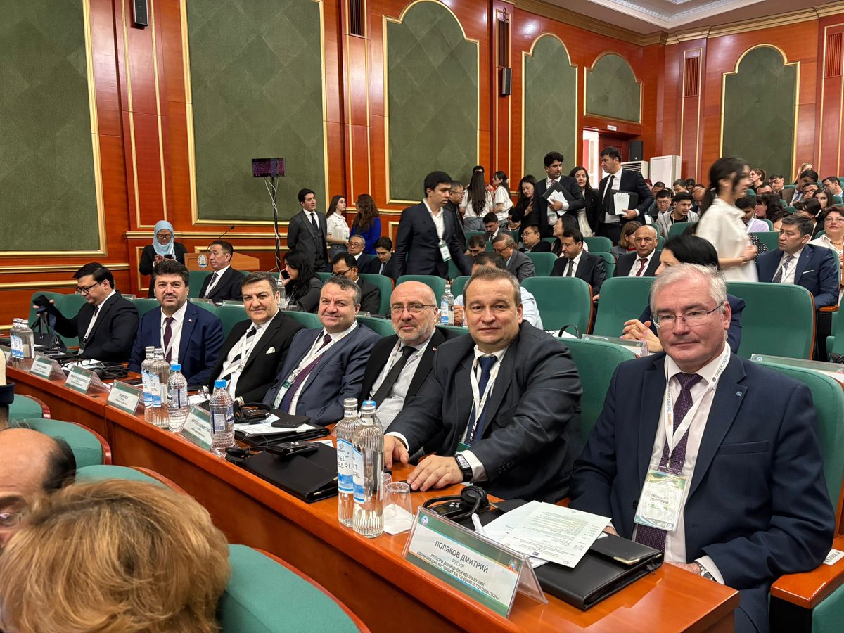 ProfKaramustafa's tweet photo. Tacikistan Uluslararası Turizm ve Girişimcilik Üniversitesi tarafından 14-18 Nisan 2026 tarihlerinde Tacikistan’ın başkenti Duşenbe’de düzenlenen “Sürdürülebilir Kalkınma Ortaklığı: Yeşil, Dijital, Akıllı” konulu Uluslararası Forumdayız.

Sürdürülebilir kalkınma, yeşil ekonomi, dijital dönüşüm ve akıllı çözümler üzerine verimli görüşmeler gerçekleştirdiğimiz formun açılış programı sonrasında Büyükelçimiz Sayın Umut Acar ve Türk heyetiyle bir araya geldik.

Tacikistan-Türkiye akademik işbirliği için güzel bir platform! 🌍💚 #GreenDigitalSmart #DushanbeForum