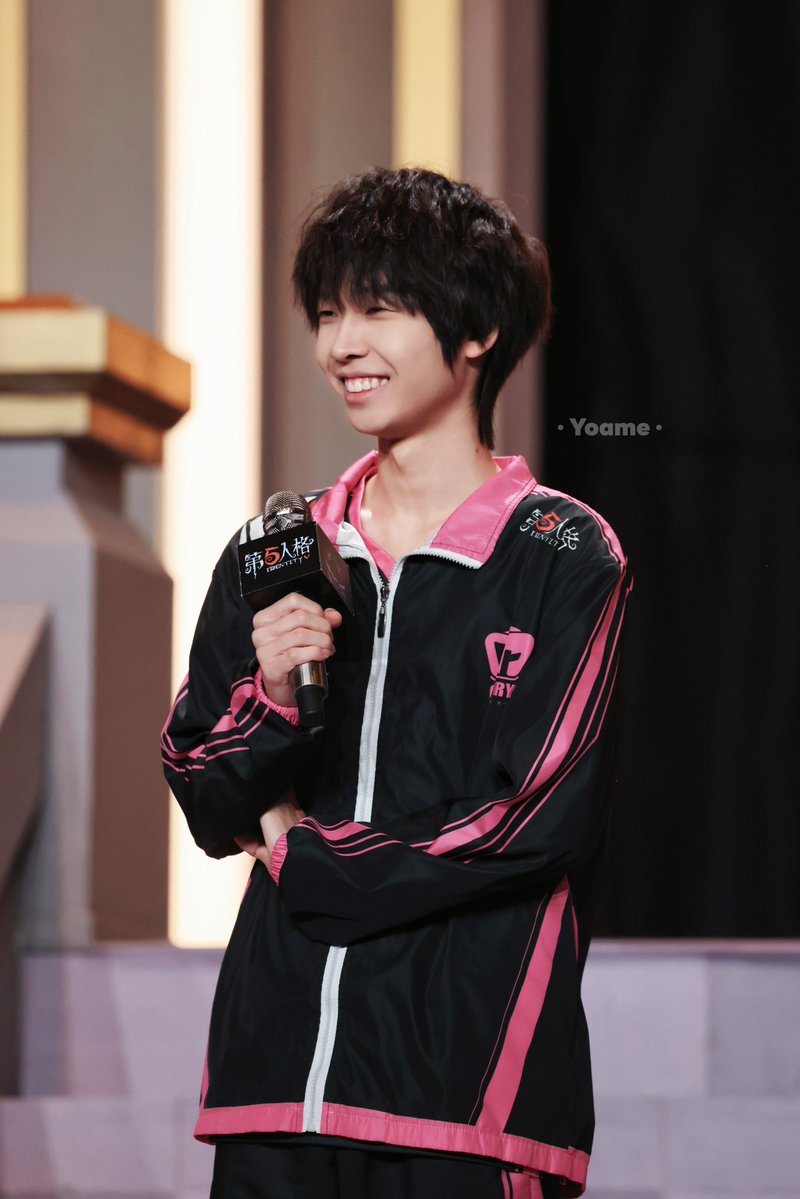 よあめ tweet media