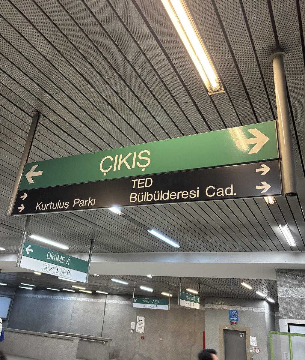 veridis quo tweet media