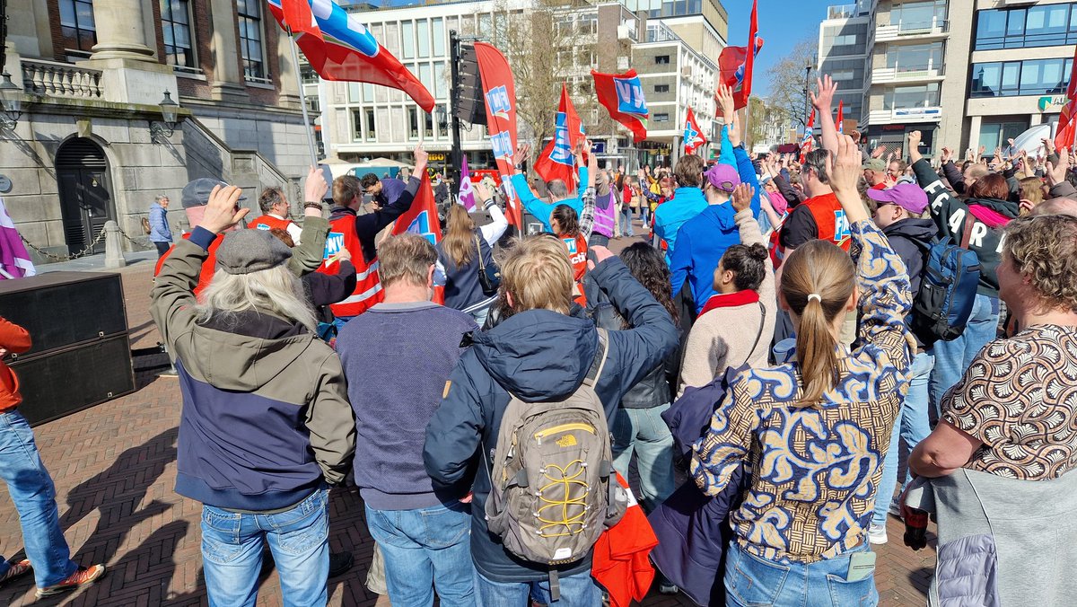 ikbenJeannette's tweet image. Actie  oerend op de grote markt in #Groningen #Stopdenullijn