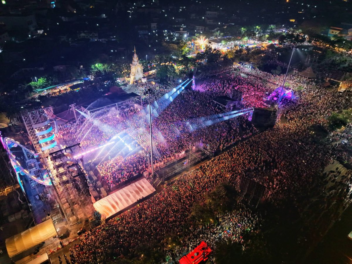 ไปเจอในช่อง tt ของคนพะเยา เขาบอกว่าน้องแบมไม่ใช่เป็น soft power แต่เป็น super power เพราะตอนนี้ใครๆก็พูดถึงจังหวัดพะเยา แล้วเขายังบอกไม่ใช่แค่มีเงินก็จะดึงแบมแบมมาได้ จริงทุกคำ!

#BAMBAMxPHAYAO2026 
#BamBam