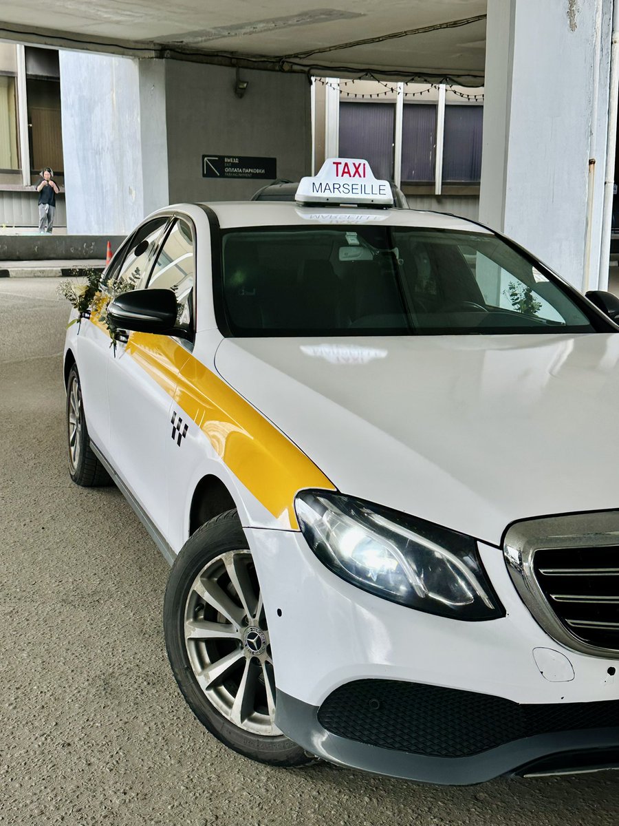 Максим мальчик из твиттера tweet media