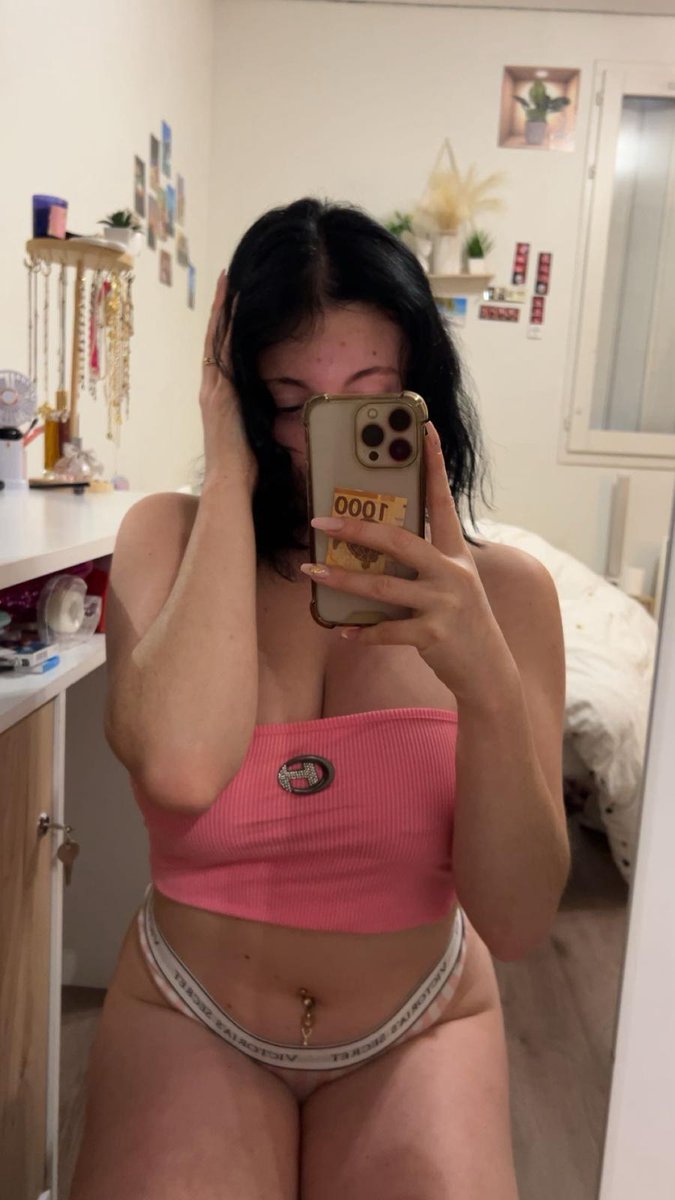 une.soumise💋 tweet media