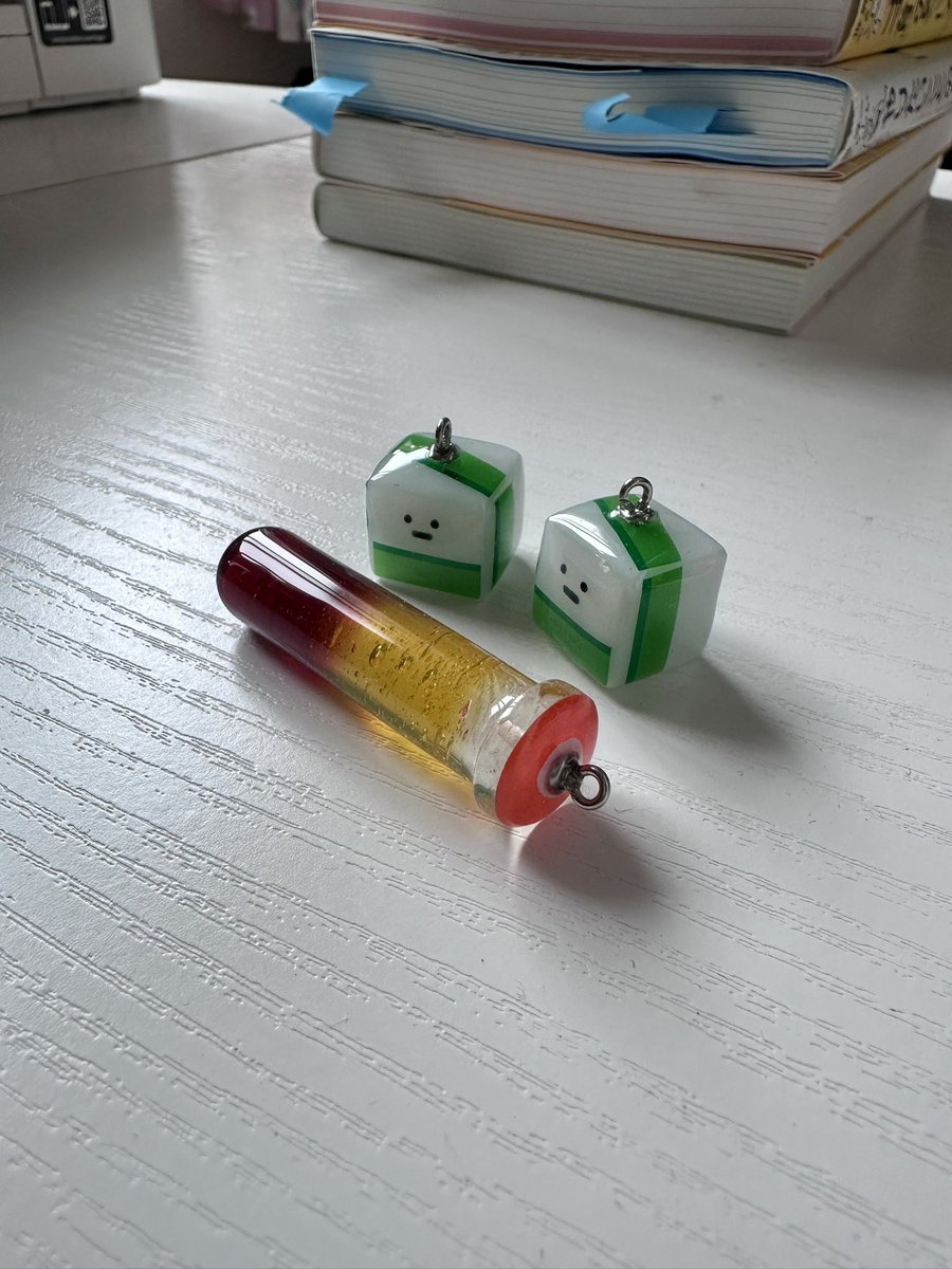 つきみ@医療レジン作家 tweet media