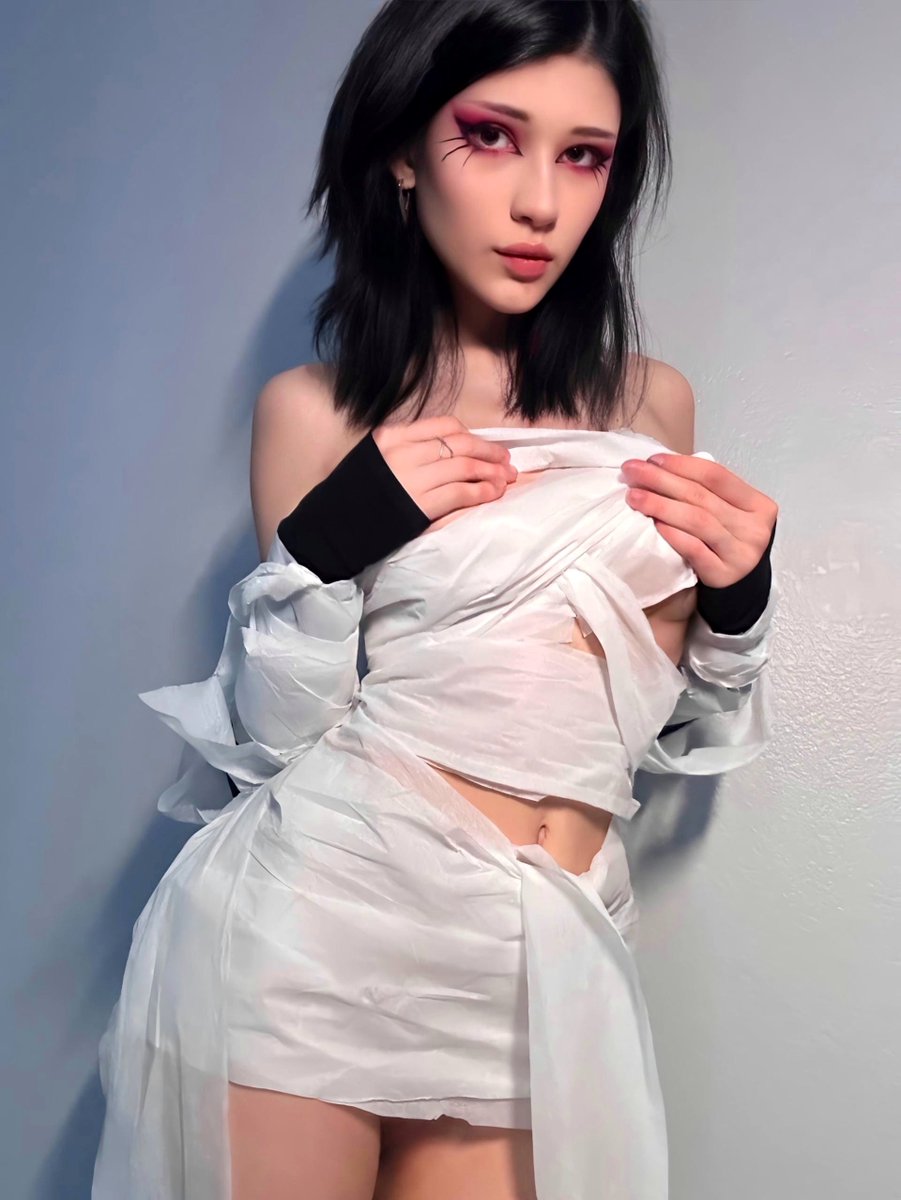 Gothic Kira 🖤 tweet media