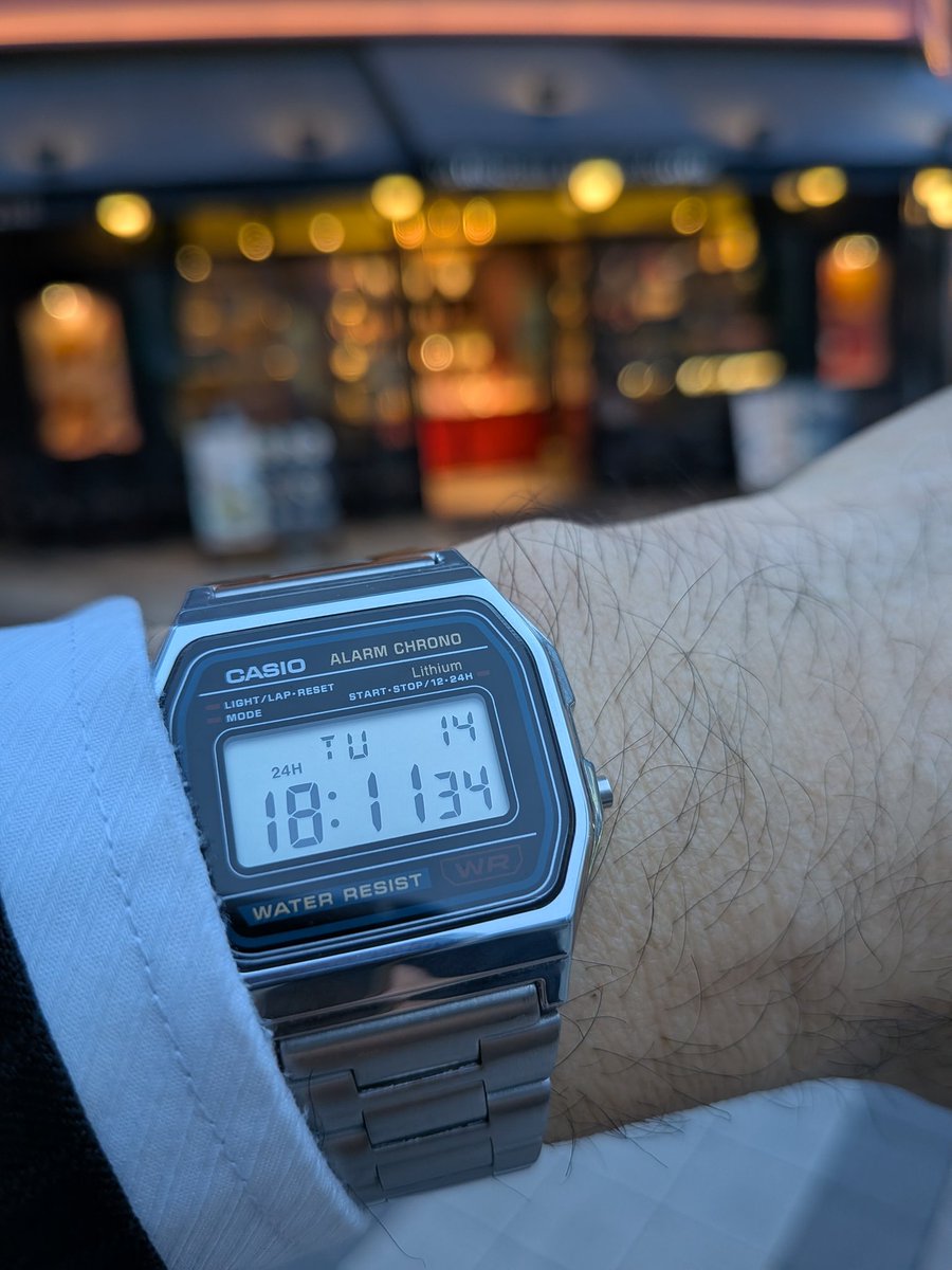 腕時計からアイデンティティが見える tweet media