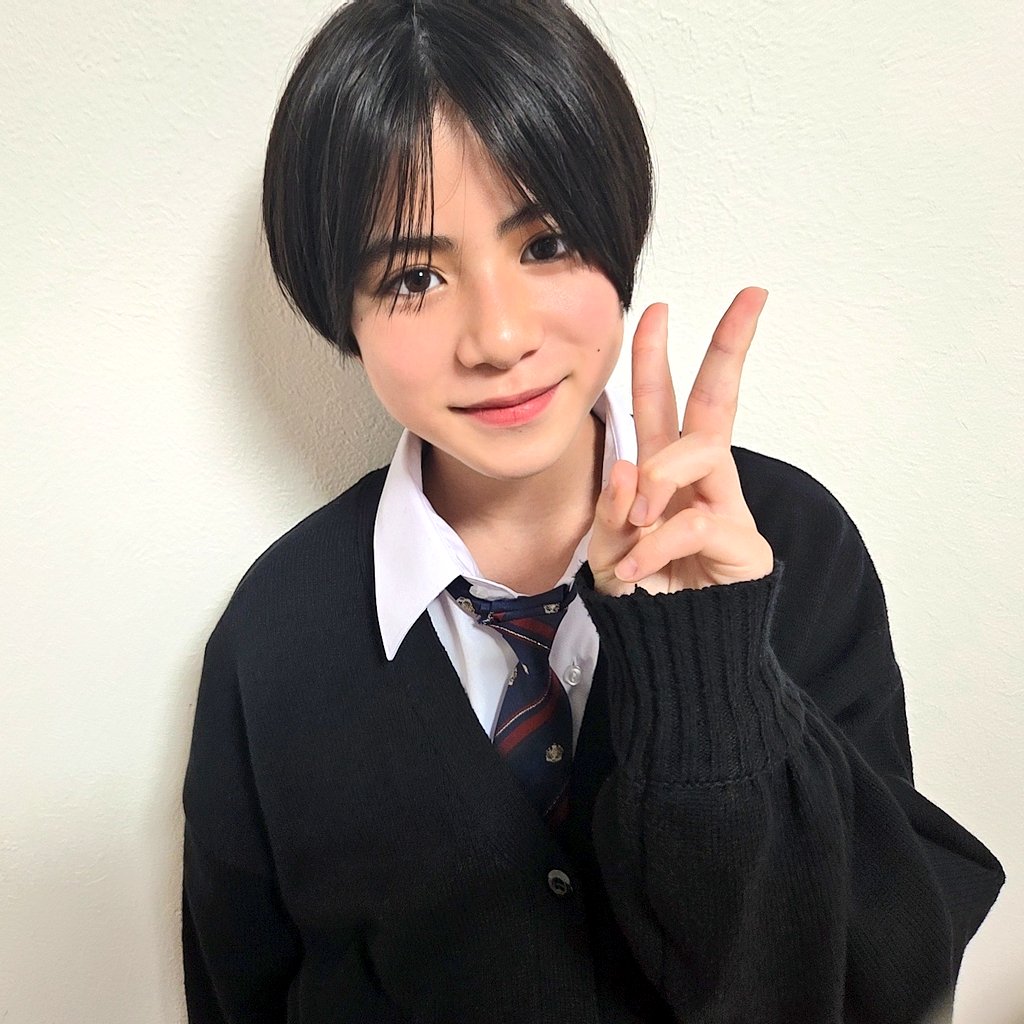 kira__miura's tweet photo. 中学生になりました🌸

勉強もお仕事も全力で頑張りたいです！

新しい環境で慣れないこともあるけど
楽しい3年間になるといいな☺✨

中学生になった僕も
応援よろしくお願いします🤭！

#中学生になりました

#三浦綺羅
#中学1年生
#俳優 https://t.co/CWsk4BYAdX