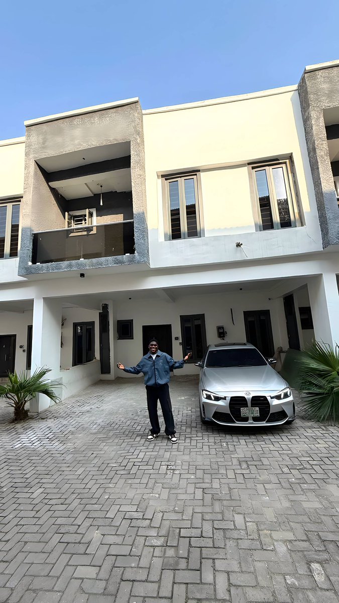 Mrbluemax tweet media