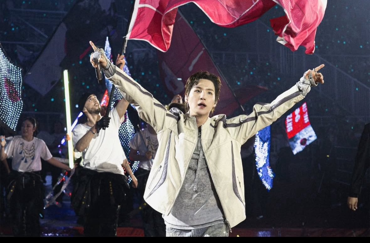 satan4seven's tweet image. [Instagram] - @/agustd

“GOYANG”