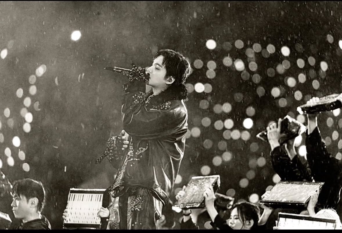 satan4seven's tweet image. [Instagram] - @/agustd

“GOYANG”