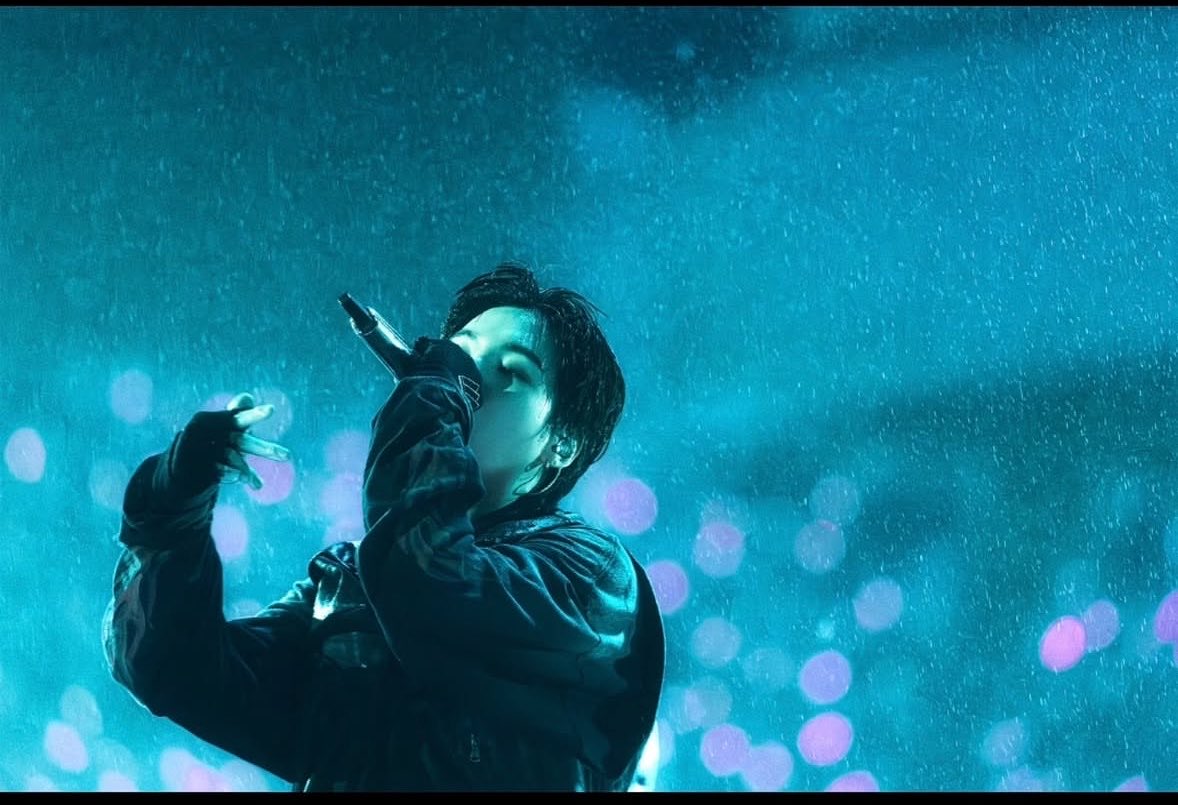 satan4seven's tweet image. [Instagram] - @/agustd

“GOYANG”