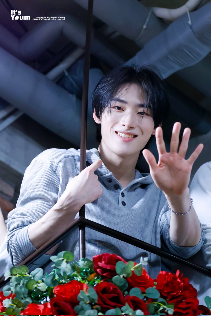 잇츠윰 tweet media