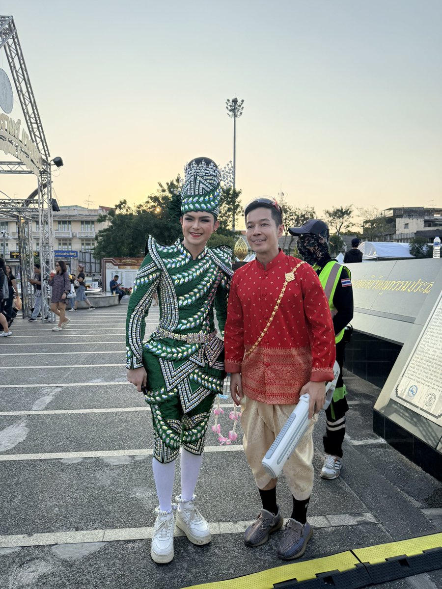 Viput_srivaurai's tweet photo. ขอสมัครเข้าคณะด้วยครับ🙇🏻

#แบงค์ศรราม #ศรรามน้ำเพชร #สงกรานต์2569 https://t.co/WKKymWGj9w