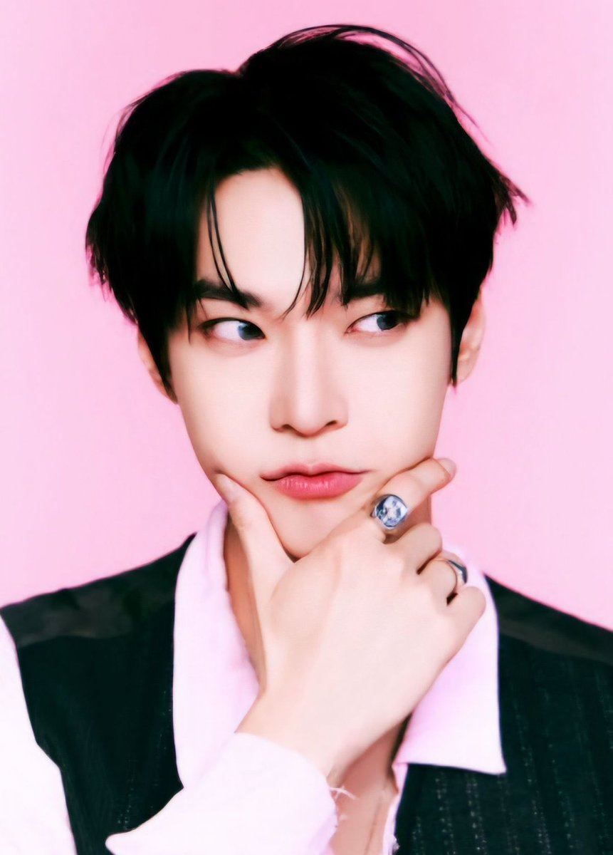 Maple_Bunny10's tweet photo. If this isn't face card, then I don't know what it is https://t.co/NCKtn1rD5t