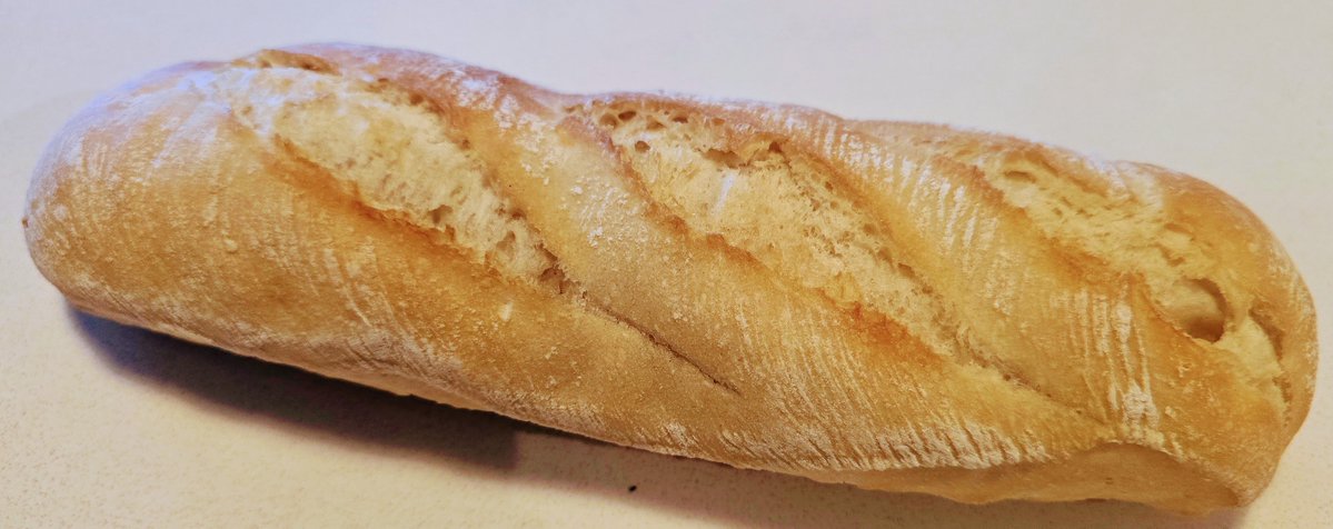 bigphil321's tweet image. Got a fresh bread from the bakery earlier, it was still hot, and we’ve sat, had a simple brekkie, brew, looking out to sea 💙👍👌
Pool day today after that busy one yesterday sun’s up, kindle loaded, playlist ready, nice and easy 👍👌☀️ #perfect