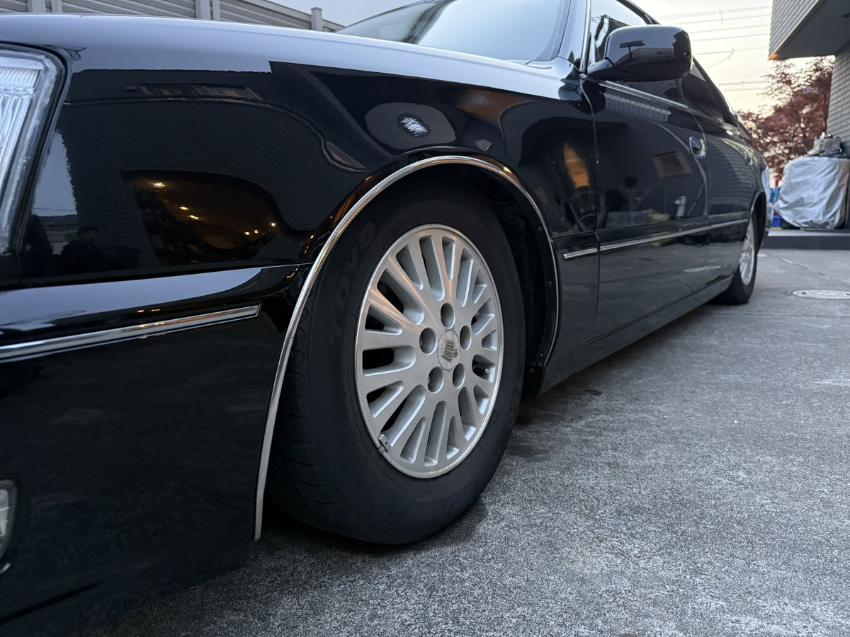 uzs151_ss's tweet image. スキ🖤
#15マジェスタ #vip #生脚 #v8