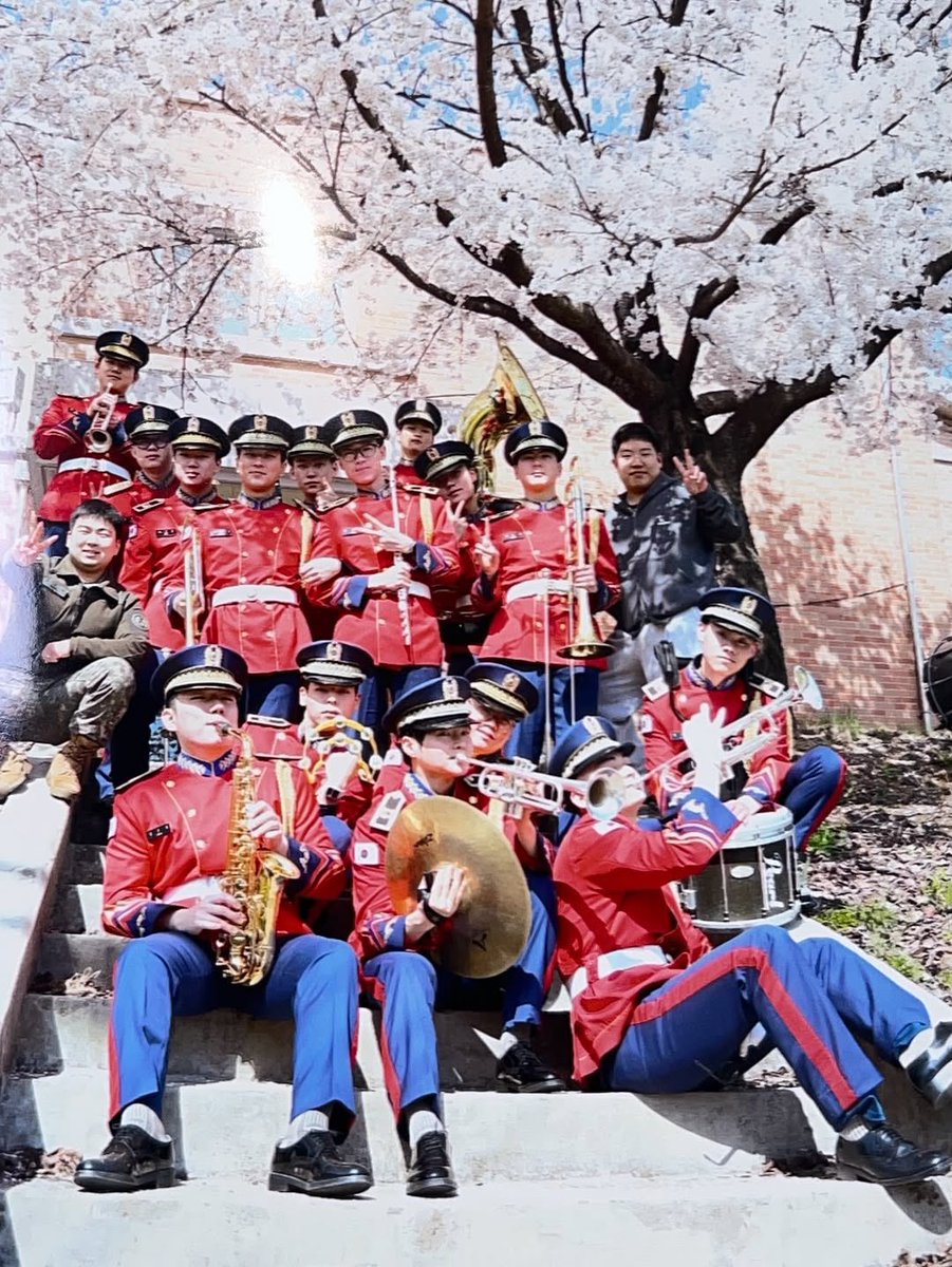 CiipherFRANCE's tweet image. ✨-• Instagram 

Nouveau post de @FranceHwi  
sur son Instagram.❤️‍🔥

Il vient de terminer son service militaire 🥹

©️: instagram.com/p/DXGxF_sDqbx/…

#Ciipher #CPR #싸이퍼 #HWI #휘