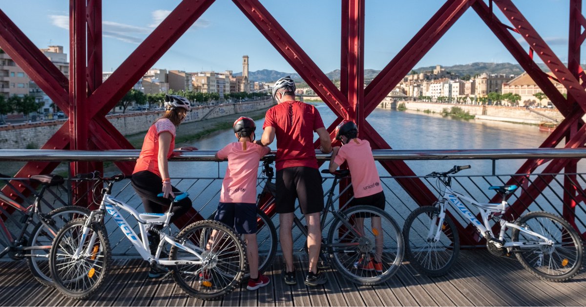 terresebretur's tweet photo. 🚴♀️⛰️ Sabíeu que #Tortosa compta amb un entorn natural únic, entre 2⃣ parcs naturals, el Delta de l'Ebre i el massís dels Ports, així com la #ViaVerda? Aquesta primavera, combineu patrimoni i natura! 😍
📷 @tortosaturisme
#TerresDelEbre #ReservadelaBiosfera https://t.co/NVvLBqCkmM