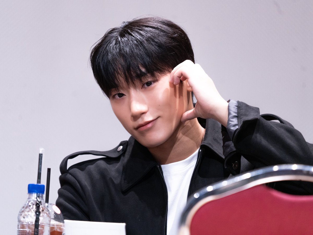 𝐚𝐫 tweet media