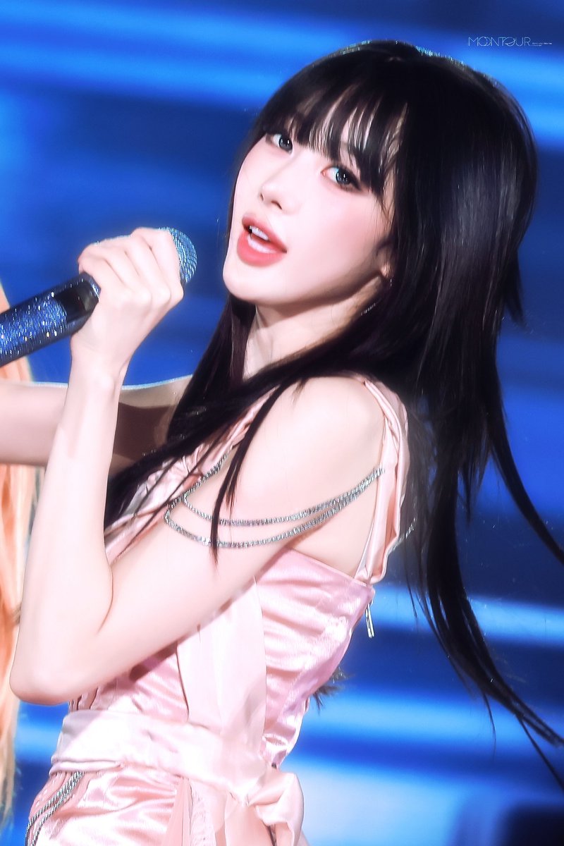 MoonTour. tweet media