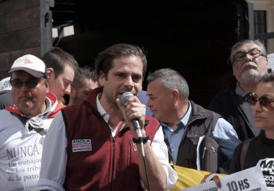 CTAABuenosAires's tweet photo. 🔴 La CTA Autónoma exige la reincorporación de trabajador del Hospital Italiano

➡️El ex secretario General de la Comisión Interna del hospital, César Latorre, trabajó por más de 20 años y fue despedido sin causa luego de cumplir con su mandato.

➡️https://t.co/XePf1reFQX https://t.co/uEsbdBy57U