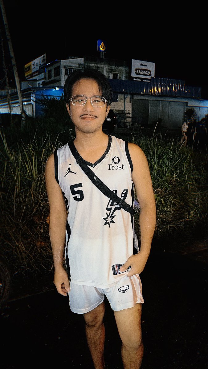 วอร์มที่เป็นนักมวยอะ tweet media