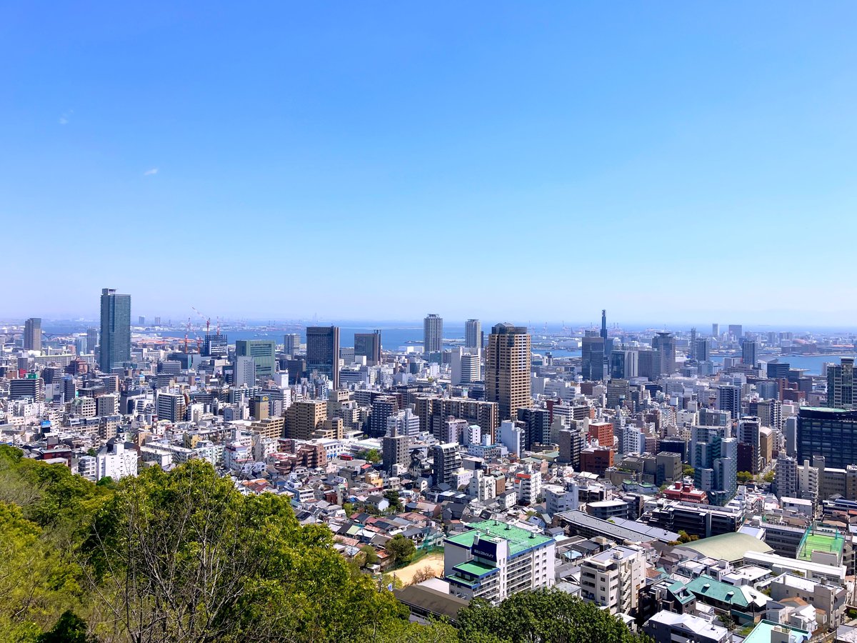 神戸に移住するメリット↓
･自然がすぐそこにある
･大都会の三宮にも梅田にもすぐ行ける
･いろいろなタイプの場所を気軽に楽しめる
･"ちょうどいい"都会度
･おいしいパンや洋食な
どが手近にある
･坂に強くなる
･散歩をもっと楽しめる

神戸に移住するデメリット↓
･神戸から離れたくなくなる
