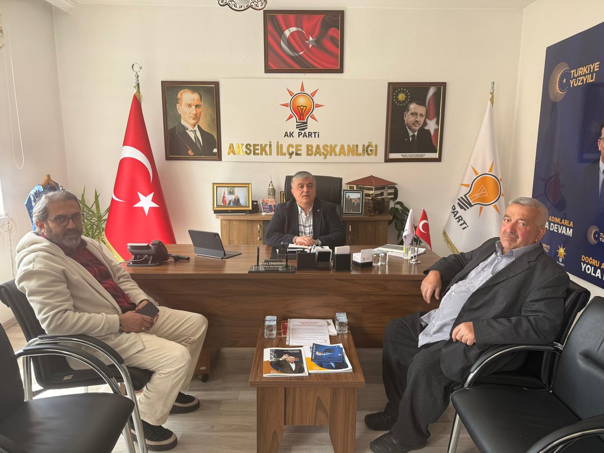 İlçe Başkanlığımızda;
📌 Bademli Mahalle Muhtarımız Durmuş Ali Özen, Mahalle Başkanımız Tugay Aslan ve kıymetli mahalle sakinlerimizi,
📌 Menteşbey Mahallemizden Ali Küçük’ü misafir ettik.

Nazik ziyaretleri ve samimi sohbetleri için kendilerine teşekkür ediyorum.

<a href="/alicetin_07/">Ali Çetin</a>