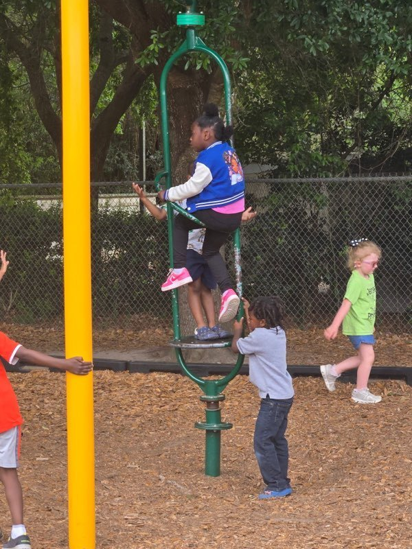 HarperEagles's tweet image. Fresh air + play = big smiles! 🌤️ Ms. Griffin &amp;amp; Ms. Fortson’s Pre-K had a blast exercising and exploring outside today — little bodies, big energy! #EarlyEd #PlayMatters
