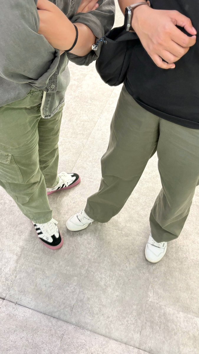 its__FREENBECK's tweet photo. you and your hello kitty shoes against the world 😌✨ @freenbae https://t.co/vBY4HWaJeG