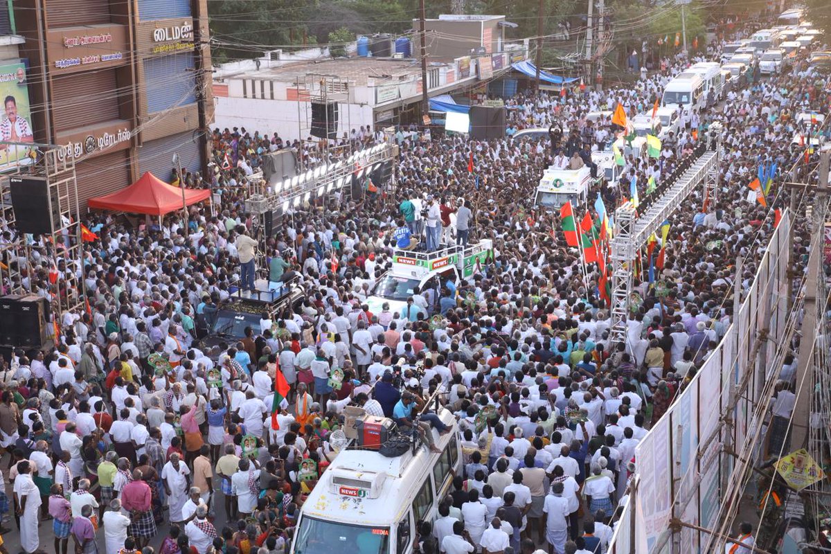 AmmkITMuthu's tweet image. #NDAalliance #TTV #EPS 

தேனி மாவட்ட சட்டமன்ற தொகுதிகளில் போட்டியிடும்  NDA கூட்டணி  வேட்பாளர்களை ஆதரித்து,

அண்ணன் #டிடிவிதினகரன் அவர்கள் மற்றும் அண்ணன் #எடப்பாடியார் ஆகியோர் இணைந்து பிரச்சாரம் மேற்கொண்டனர். (1/2)