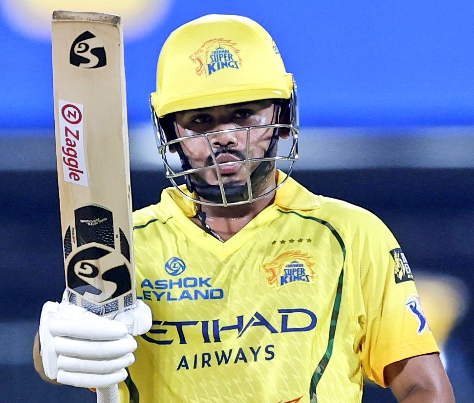 DiggySande10963's tweet image. Baby hitman tonking sixes and fours 
@SmrutisikhaR @DinbhandhuM 
What a gem you got broo 🙂🥳🥳