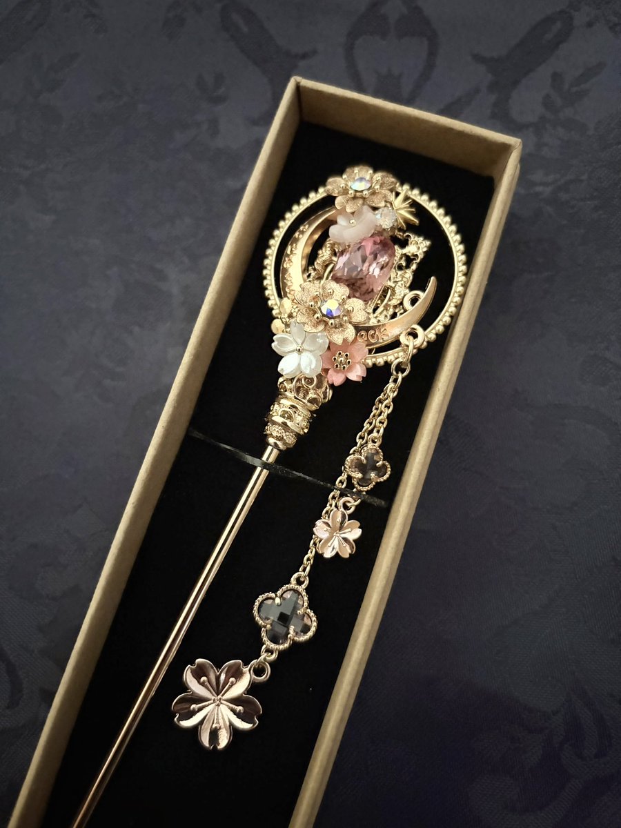 demi@Classic Works tweet media