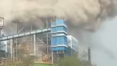 ETNOWlive's tweet image. #NewsAlert | At least nine workers were killed and 15 injured in a boiler explosion at Vedanta Limited power plant in Chhattisgarh's Sakti district

#Vedanta #Powerplant #Factoryblast #explosión