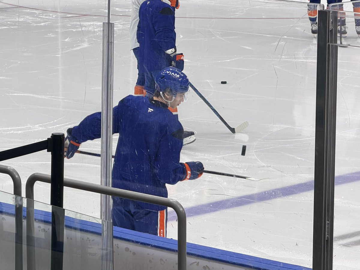 stefen_rosner's tweet image. #Isles top prospect Victor Eklund on the ice.