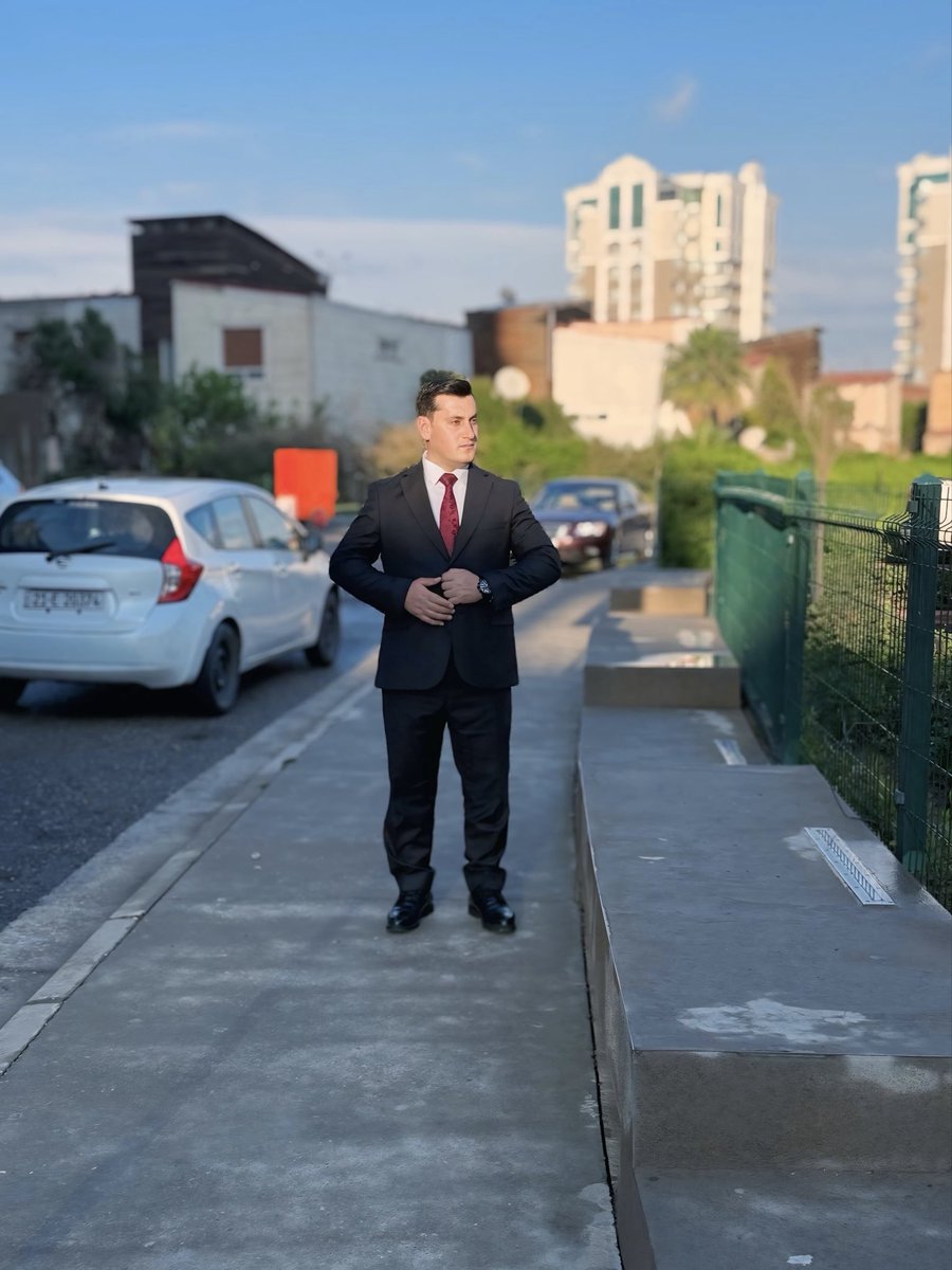 rebaz_amir's tweet image. ئەم کۆچەی تۆ ، نە سەرەتای هەیە نە کۆتایی !
ئەم کۆچەی تۆ ،
نە لەوێی دۆزەخەوە دەست پێئەکا و
نە لێرەی بەهەشت کۆتایی دێ !

@rebaz_amir 

#hawler #Empire