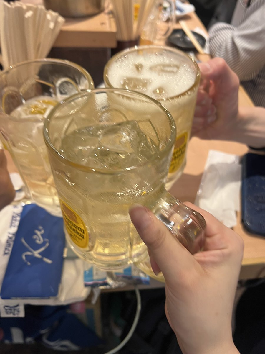 moppy_abm's tweet photo. ごとーとしげさんと梅田で飲む会🍻🍻🍻
(ごとーの招集から30分で全員集合しててまじでこわい) https://t.co/ROm5tCdoNz