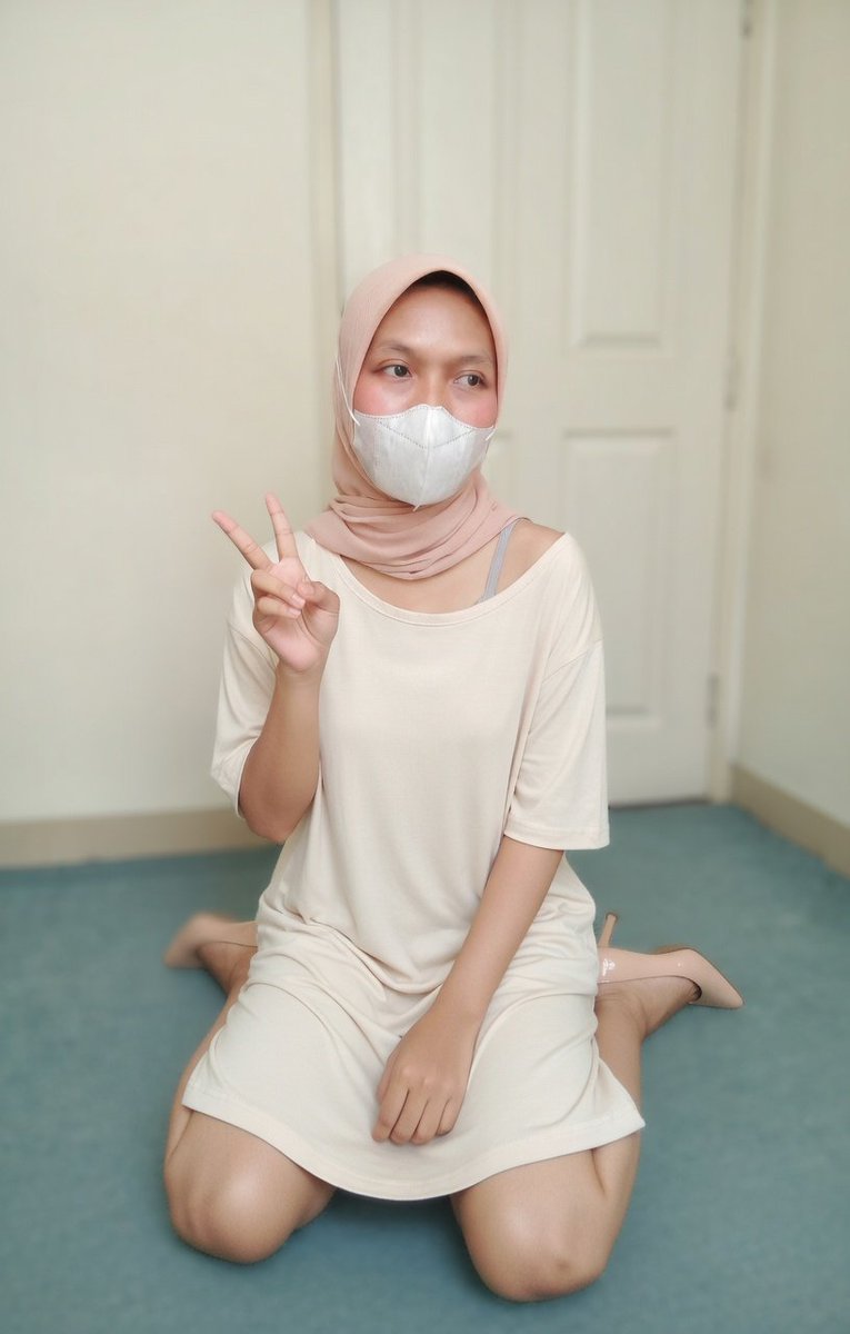 Harsie_Veee's tweet photo. Kegedean outfit nya. gapapa deh soalnya suka yg gede 🦋👰‍♀️🥰😘
#cder #cderhijab #cderjilbab #cdercantik #crossdresser #cdersexy https://t.co/YlcS0tpBV3