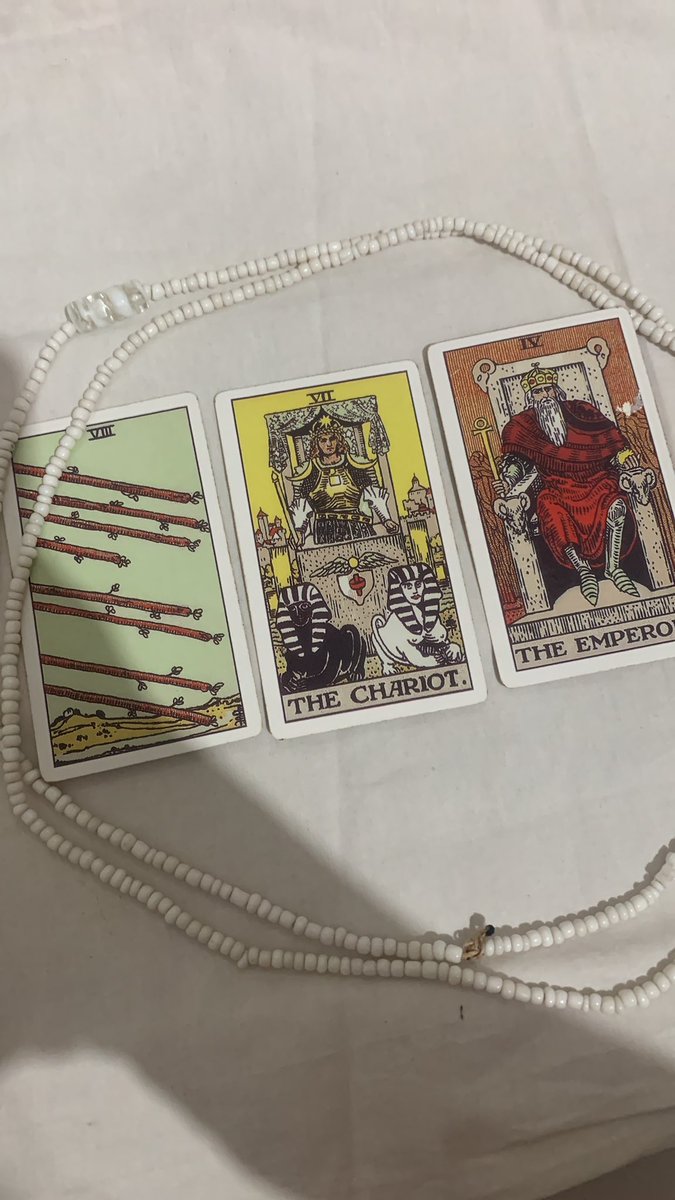 sora cartomante ࣪𖤐 mesa aberta tweet media