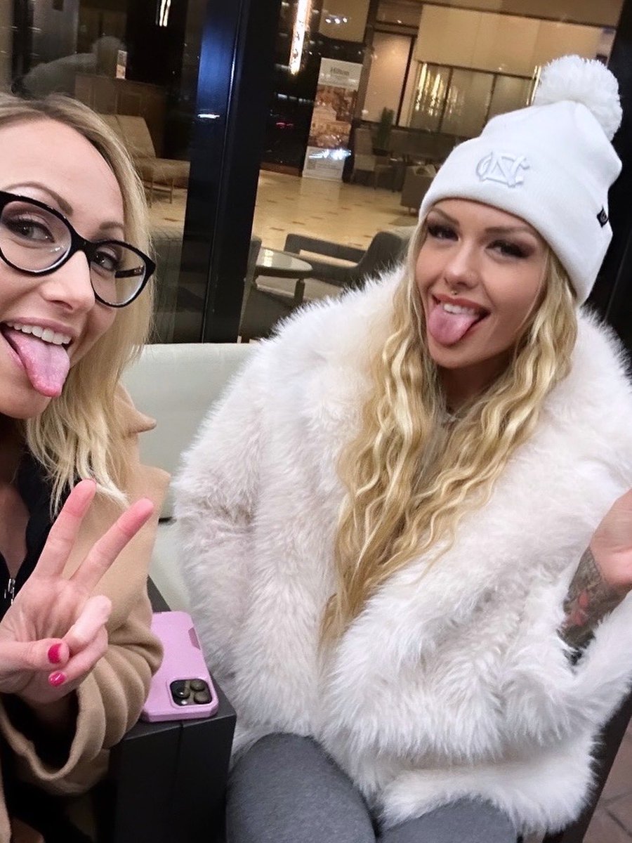 😈🔥Deliah Grace🔥💦Exxxotica Chicago 4/9-4/12 tweet media