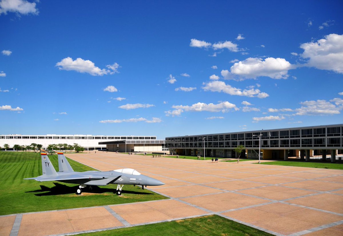AirForceGrads's tweet photo. The @af_academy has been recognized by @Forbes as a 2026 “New Ivy” — a distinction highlighting top-tier, employer-preferred schools known for strong academics and selectivity.

📰 https://t.co/cPcxOgDWIq https://t.co/RnRwoPYzLa