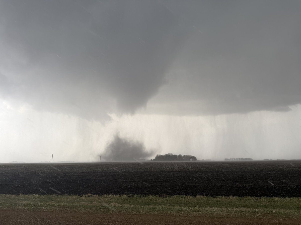 FlightPlanWx's tweet photo. Bagged my first ever tornado North East of Truman, MN last night around 6:30PM! 😎@NWSTwinCities #mnwx #wxtwitter https://t.co/sJ0LQAShFC